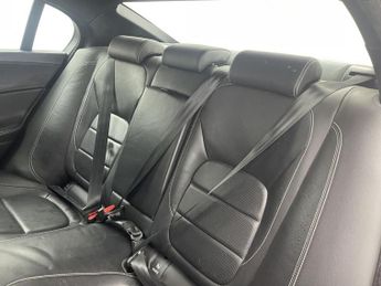 JAGUAR XE 2.0 GTDi R-Sport Saloon 4dr Petrol Auto Euro 6 (s/s) (200 ps)