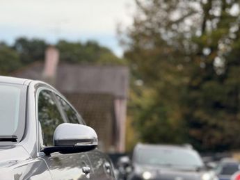 JAGUAR XF 3.0d V6 Luxury Saloon 4dr Diesel Auto Euro 5 (240 ps)