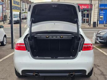 JAGUAR XE AUTOMATIC 2.0i R-Sport Saloon 4dr Petrol Auto Euro 6 (s/s) (250 