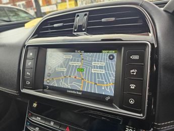 JAGUAR XE AUTOMATIC 2.0i R-Sport Saloon 4dr Petrol Auto Euro 6 (s/s) (250 