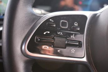 MERCEDES-BENZ A-CLASS 1.3 A180 SE Hatchback 5dr Petrol 7G-DCT Euro 6 (s/s) (136 ps)