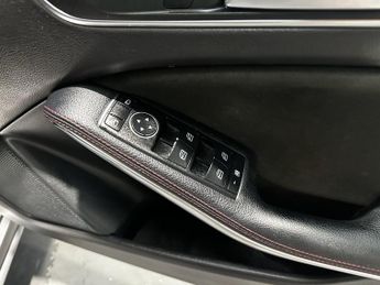 MERCEDES-BENZ A-CLASS 2.1 A200d AMG Line Hatchback 5dr Diesel 7G-DCT Euro 6 (s/s) (136