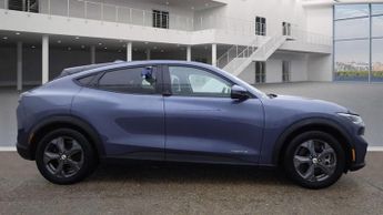 FORD MUSTANG MACH-E Standard Range 70kWh SUV 5dr Electric Automatic (269 ps)