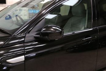 LAND ROVER DISCOVERY SPORT 2.0 TD4 HSE SUV 5dr Diesel Auto 4WD Euro 6 (s/s) (180 ps)