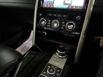 LAND ROVER DISCOVERY 5 3.0 TD V6 HSE Luxury SUV 5dr Diesel Auto 4WD Euro 6 (s/s) (258 p