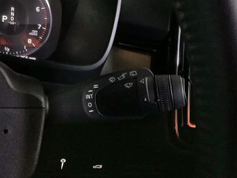 VOLVO XC40 2.0 T4 Inscription SUV 5dr Petrol Auto AWD Euro 6 (s/s) (190 ps)