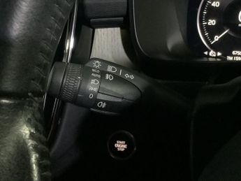 VOLVO XC40 2.0 T4 Inscription SUV 5dr Petrol Auto AWD Euro 6 (s/s) (190 ps)