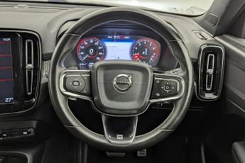 VOLVO XC40 1.5 T3 R-Design SUV 5dr Petrol Auto Euro 6 (s/s) (163 ps)