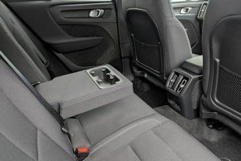 VOLVO XC40 Recharge 69kWh Plus SUV 5dr Electric Auto (231 ps)