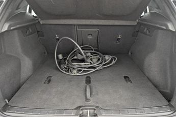 VOLVO XC40 Recharge 69kWh Plus SUV 5dr Electric Auto (231 ps)