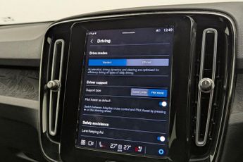 VOLVO XC40 Recharge 69kWh Plus SUV 5dr Electric Auto (231 ps)