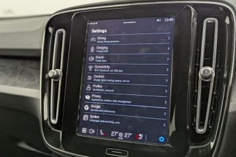 VOLVO XC40 Recharge 69kWh Plus SUV 5dr Electric Auto (231 ps)