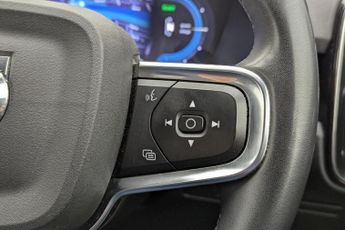 VOLVO XC40 Recharge 69kWh Plus SUV 5dr Electric Auto (231 ps)