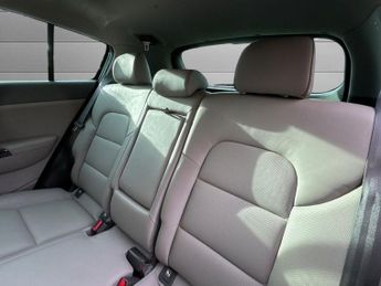 KIA SPORTAGE 2.0 CRDi First Edition SUV 5dr Diesel Auto AWD Euro 6 (182 bhp)