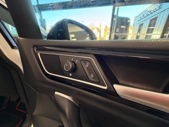 VOLKSWAGEN GOLF SV 2.0 TDI BlueMotion Tech GT MPV 5dr Diesel DSG Euro 6 (s/s) (150 