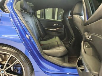 BMW 3 SERIES 3.0 330d M Sport Saloon 4dr Diesel Auto Euro 6 (s/s) (265 ps)