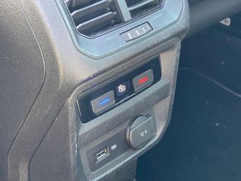 VOLKSWAGEN TIGUAN 2.0 TDI R-Line SUV 5dr Diesel DSG 4Motion Euro 6 (s/s) (150 ps)