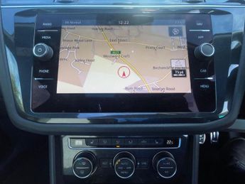 VOLKSWAGEN TIGUAN 2.0 TDI R-Line SUV 5dr Diesel DSG 4Motion Euro 6 (s/s) (150 ps)