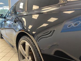 AUDI A6 AVANT 2.0 TDI ultra Black Edition Estate 5dr Diesel S Tronic Euro 6 (s