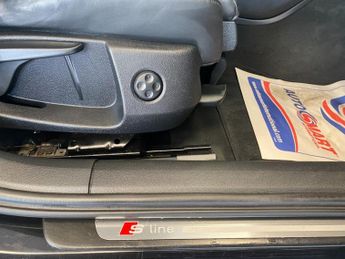 AUDI A6 AVANT 2.0 TDI ultra Black Edition Estate 5dr Diesel S Tronic Euro 6 (s