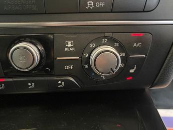 AUDI A6 AVANT 2.0 TDI ultra Black Edition Estate 5dr Diesel S Tronic Euro 6 (s