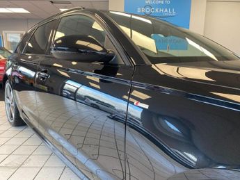 AUDI A6 AVANT 2.0 TDI ultra Black Edition Estate 5dr Diesel S Tronic Euro 6 (s