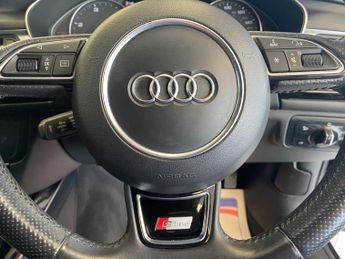 AUDI A6 AVANT 2.0 TDI ultra Black Edition Estate 5dr Diesel S Tronic Euro 6 (s