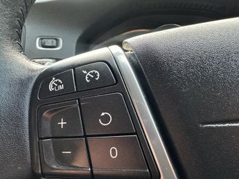 VOLVO S60 2.0 D4 Lux Nav Cross Country 4dr Diesel Auto Euro 6 (s/s) (190 p