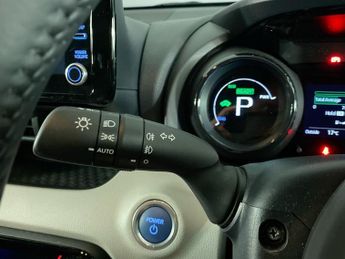 TOYOTA YARIS 1.5 VVT-h Excel Hatchback 5dr Petrol Hybrid E-CVT Euro 6 (s/s) (