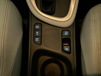 TOYOTA YARIS 1.5 VVT-h Excel Hatchback 5dr Petrol Hybrid E-CVT Euro 6 (s/s) (