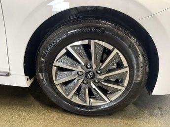 HYUNDAI IONIQ 38.3kWh Premium Hatchback 5dr Electric Auto (136 ps)