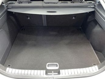 HYUNDAI IONIQ 38.3kWh Premium Hatchback 5dr Electric Auto (136 ps)