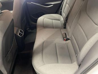 HYUNDAI IONIQ 38.3kWh Premium Hatchback 5dr Electric Auto (136 ps)