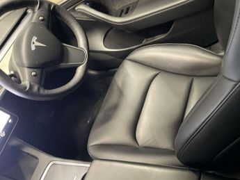 TESLA Model 3 Standard Range Plus Saloon 4dr Electric Auto RWD (241 bhp)