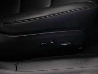 TESLA Model 3 Standard Range Plus Saloon 4dr Electric Auto RWD (241 bhp)