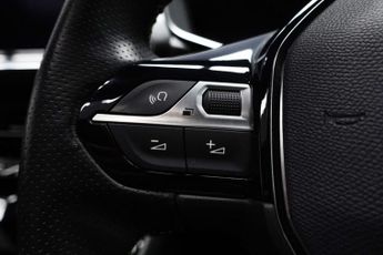 PEUGEOT E-2008 50kWh GT Line SUV 5dr Electric Auto (136 ps)