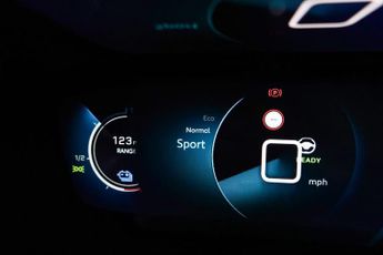 PEUGEOT E-2008 50kWh GT Line SUV 5dr Electric Auto (136 ps)