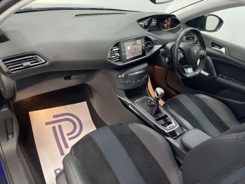 PEUGEOT 308 1.2 PureTech Tech Edition Hatchback 5dr Petrol Manual Euro 6 (s/