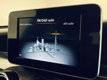 MERCEDES-BENZ GLC 2.0 GLC250 AMG Line (Premium) SUV 5dr Petrol G-Tronic+ 4MATIC Eu