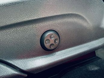 MERCEDES-BENZ GLC 2.0 GLC250 AMG Line (Premium) SUV 5dr Petrol G-Tronic+ 4MATIC Eu