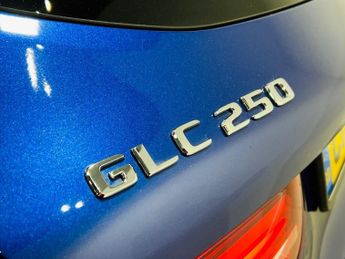 MERCEDES-BENZ GLC 2.0 GLC250 AMG Line (Premium) SUV 5dr Petrol G-Tronic+ 4MATIC Eu