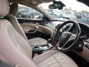 VAUXHALL INSIGNIA 1.6 CDTi Elite Nav Sports Tourer 5dr Diesel Auto Euro 6 (136 ps)