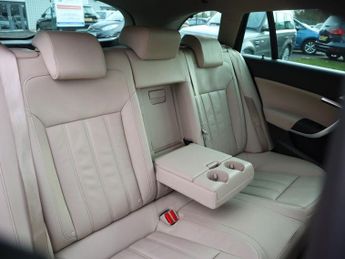 VAUXHALL INSIGNIA 1.6 CDTi Elite Nav Sports Tourer 5dr Diesel Auto Euro 6 (136 ps)