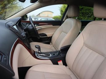 VAUXHALL INSIGNIA 1.6 CDTi Elite Nav Sports Tourer 5dr Diesel Auto Euro 6 (136 ps)