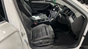VOLKSWAGEN PASSAT 2.0 TDI EVO SEL Estate 5dr Diesel DSG Euro 6 (s/s) (150 ps)