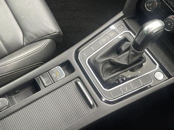 VOLKSWAGEN PASSAT 2.0 TDI EVO SEL Estate 5dr Diesel DSG Euro 6 (s/s) (150 ps)