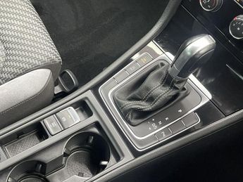 VOLKSWAGEN GOLF 1.5 TSI EVO R-Line Hatchback 5dr Petrol DSG Euro 6 (s/s) (150 ps