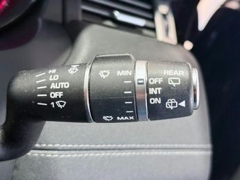 LAND ROVER RANGE ROVER EVOQUE 2.0 TD4 SE Tech SUV 5dr Diesel Auto 4WD Euro 6 (s/s) (180 ps)