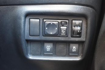 NISSAN JUKE 1.6 N-Connecta SUV 5dr Petrol XTRON Euro 6 (117 ps)