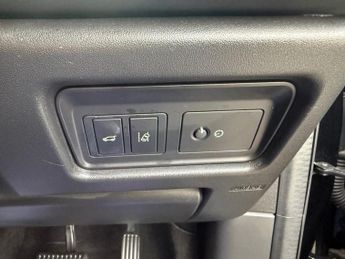 LAND ROVER DISCOVERY SPORT 2.0 TD4 Landmark SUV 5dr Diesel Auto 4WD Euro 6 (s/s) (180 ps)